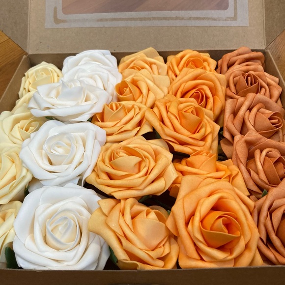 Ling’s Moment Orange Foam Roses - Picture 3 of 3